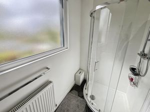 En-suite- click for photo gallery